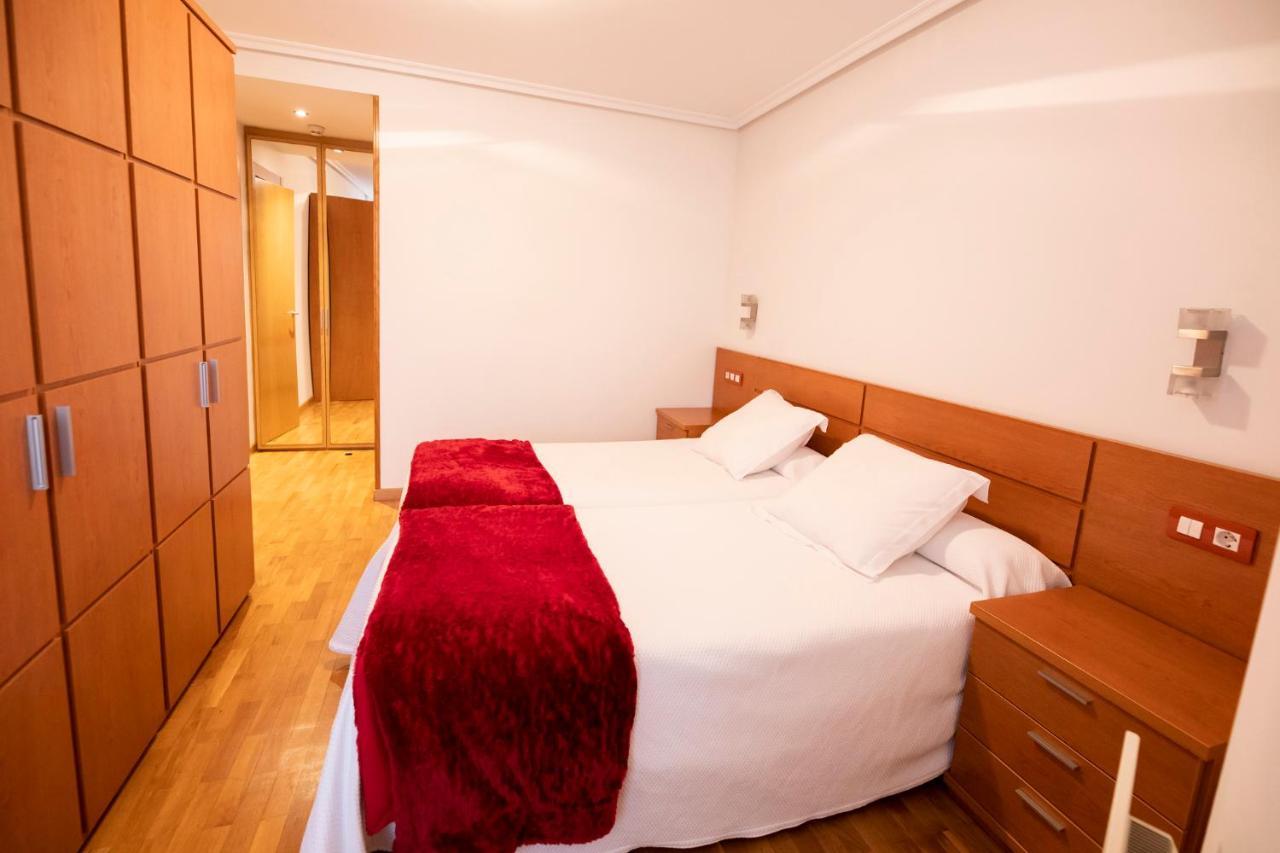 Apartamentos Cean Bermudez Gijón Esterno foto