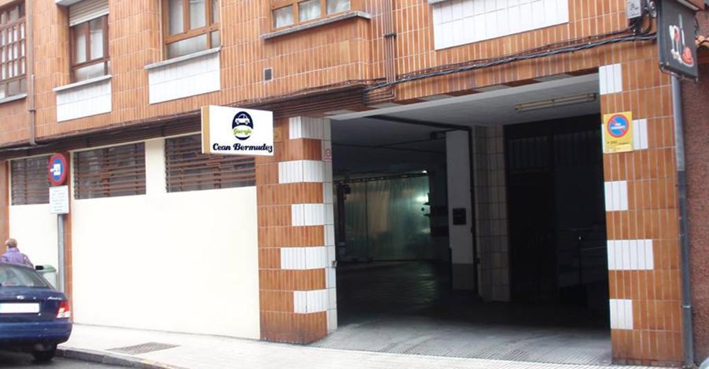 Apartamentos Cean Bermudez Gijón Esterno foto