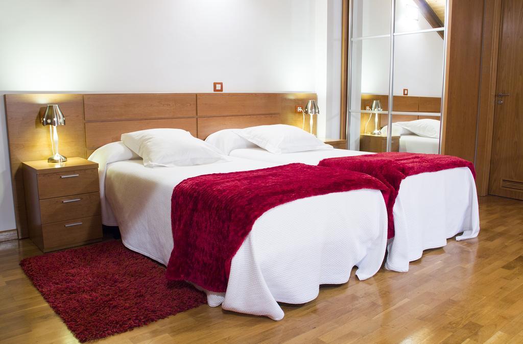 Apartamentos Cean Bermudez Gijón Esterno foto